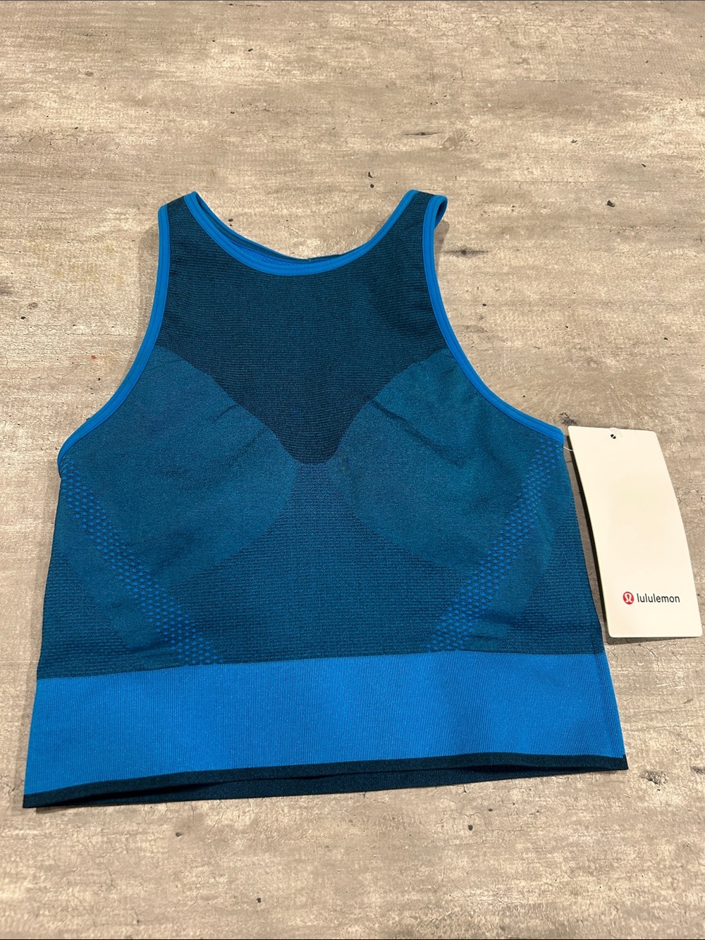 Lululemon Seamless mesh shelf-Bra training Tank size 4